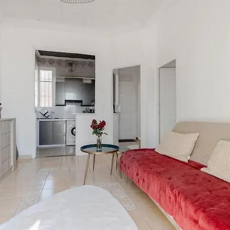 Charming House With Sea View In Daire *